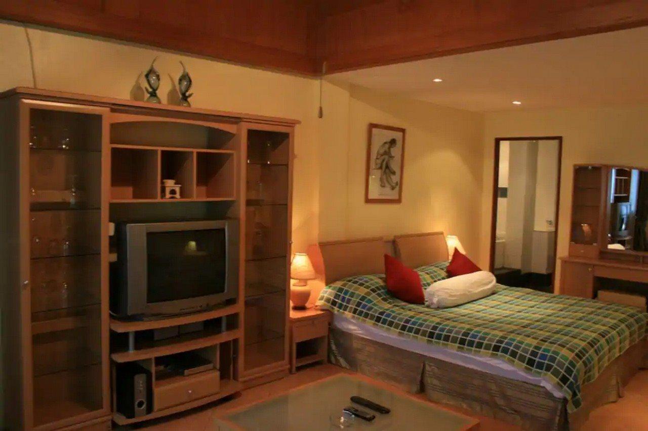 Aquarius Gay Guesthouse & Sauna Patong Екстериор снимка