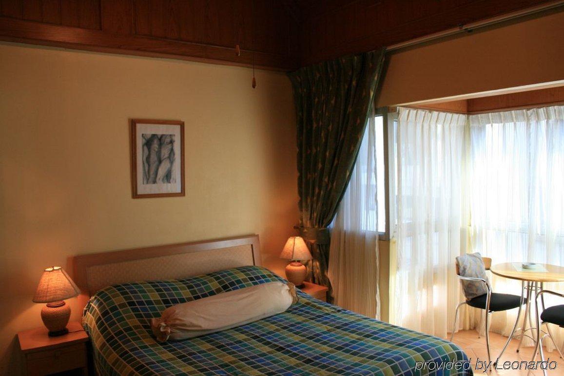 Aquarius Gay Guesthouse & Sauna Patong Стая снимка