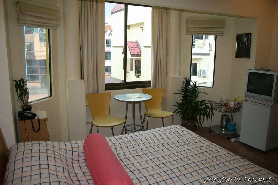 Aquarius Gay Guesthouse & Sauna Patong Стая снимка