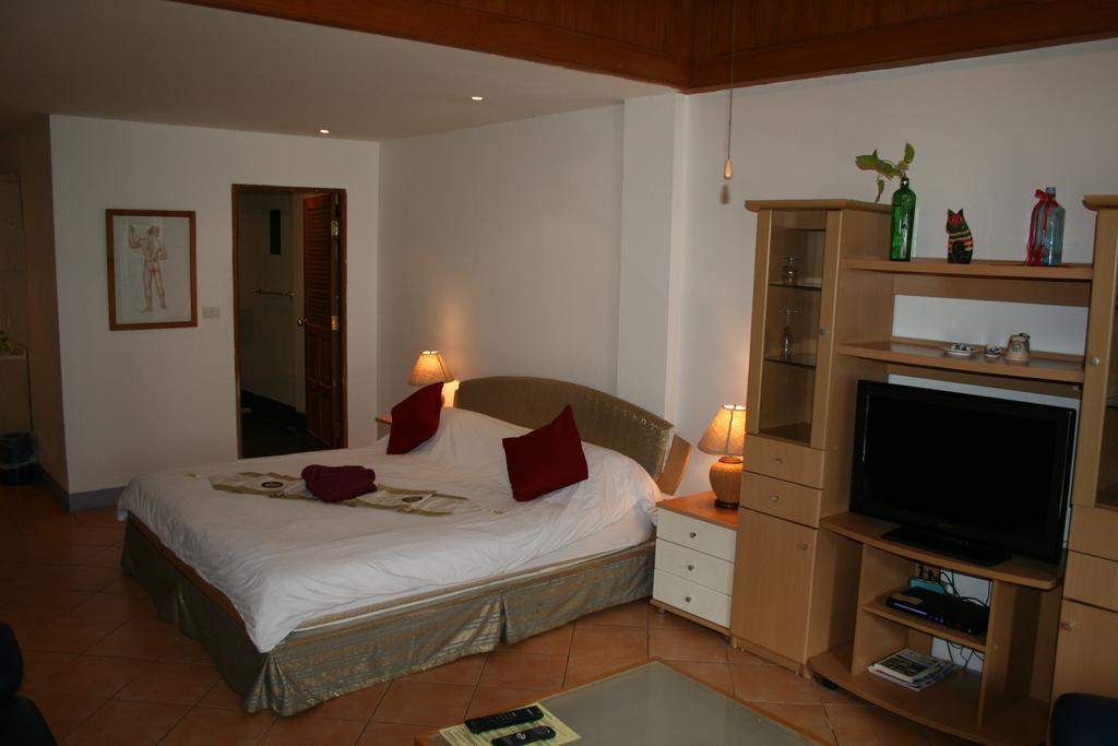 Aquarius Gay Guesthouse & Sauna Patong Стая снимка