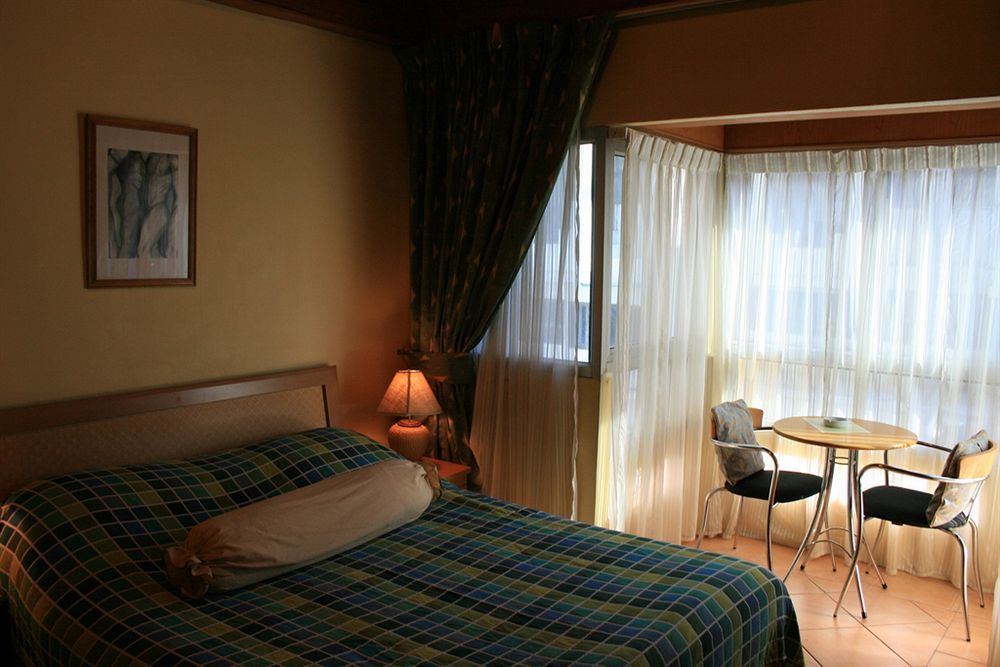 Aquarius Gay Guesthouse & Sauna Patong Екстериор снимка