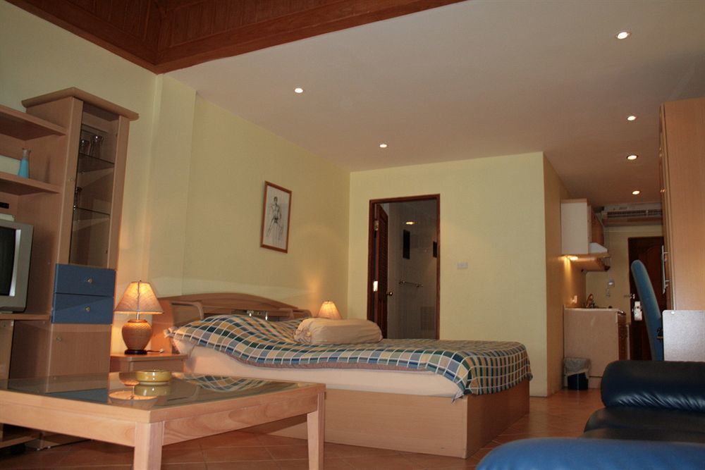 Aquarius Gay Guesthouse & Sauna Patong Екстериор снимка