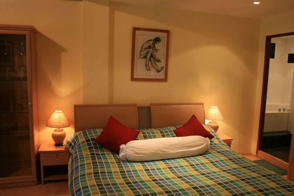 Aquarius Gay Guesthouse & Sauna Patong Екстериор снимка
