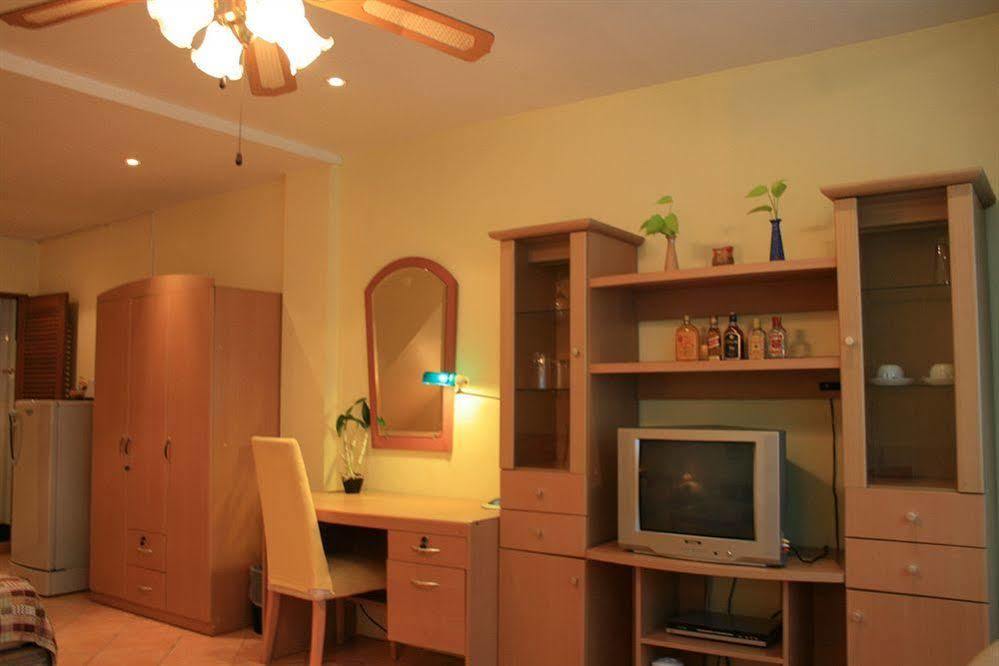 Aquarius Gay Guesthouse & Sauna Patong Екстериор снимка